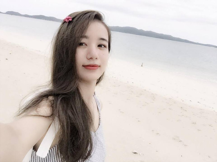Sở hữu vẻ đẹp khá tự nhiên nên mỗi khi có thời gian rảnh, Y Vân hay cùng bạn bè đi chụp ảnh để lưu lại những khoảnh khắc thanh xuân của mình.