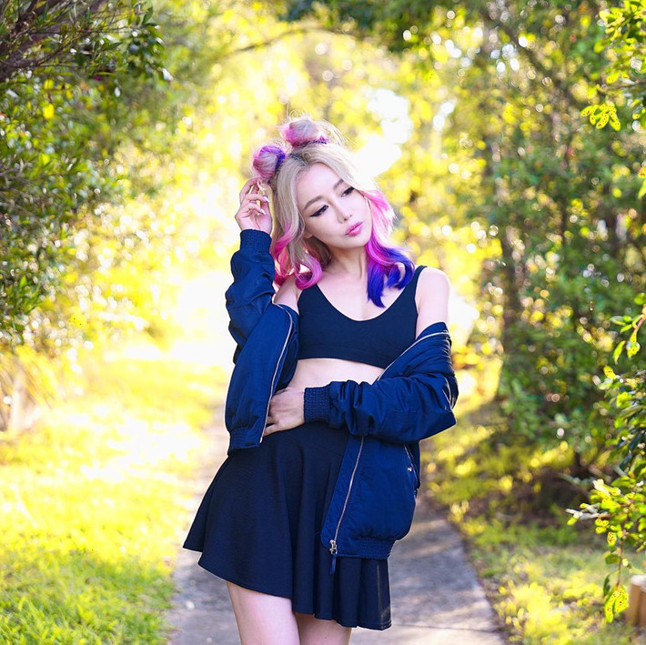 Không chỉ luôn tìm tòi nội dung mới, "mỹ nữ triệu đô" của Youtube còn vô cùng đầu tư về tập trung chất lượng cho từng clip, bên cạnh đó là chau chuốt và chỉn chu trong từng góc máy.