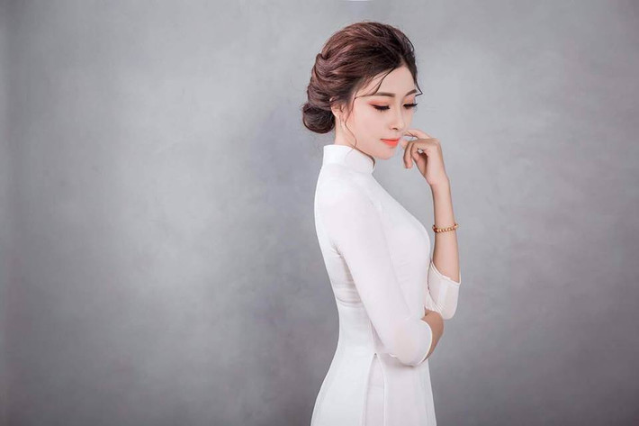 Nói về nghề "gõ đầu trẻ" Linh Nhật thẳng thắn bày tỏ rằng một cô giáo mầm non trong tương lại luôn suy nghĩ và tâm niệm rằng, phải luôn yêu nghề, yêu thương trẻ, quý trẻ như con em mình.
