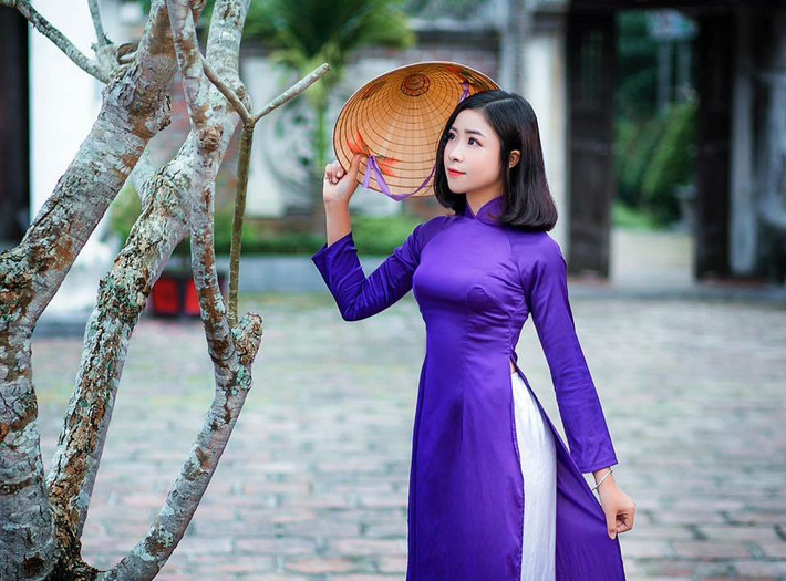 Ngay cả khi để mặt mộc lên lớp, Linh Nhật vẫn xinh đẹp không thua kém hot girl đình đám trên cộng đồng mạng.