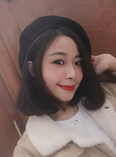 Không cần hàng hiệu hay những bộ trang phục cầu kỳ, Linh Nhật vẫn luôn biết cách tạo ấn tượng cho người xung quanh bằng phong cách thời trang của mình.