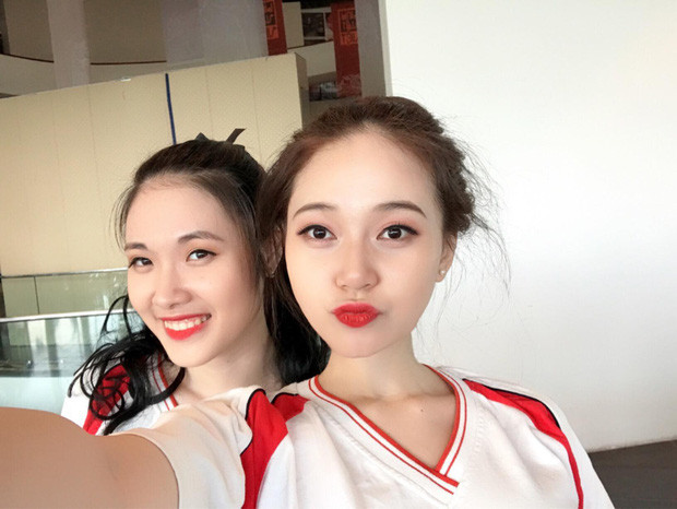 Với việc bất ngờ nổi tiếng, nhóm 5 nữ sinh trên rất ngạc nhiên và khiến tốn cho rằng trong trường mình có rất nhiều bạn nữ xinh xắn, tài năng và hơn rất nhiều. Mọi người không tin thì cứ thử "mất thời gian" tham quan trường ĐH Kinh tế Quốc dân một hôm xem sao.