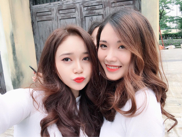 Dù có khiêm tốn trong câu trả lời của mình nhưng ai nấy đều phải công nhận rằng, cả 5 nữ sinh trên đều thuộc hàng sắc nước hương trời.