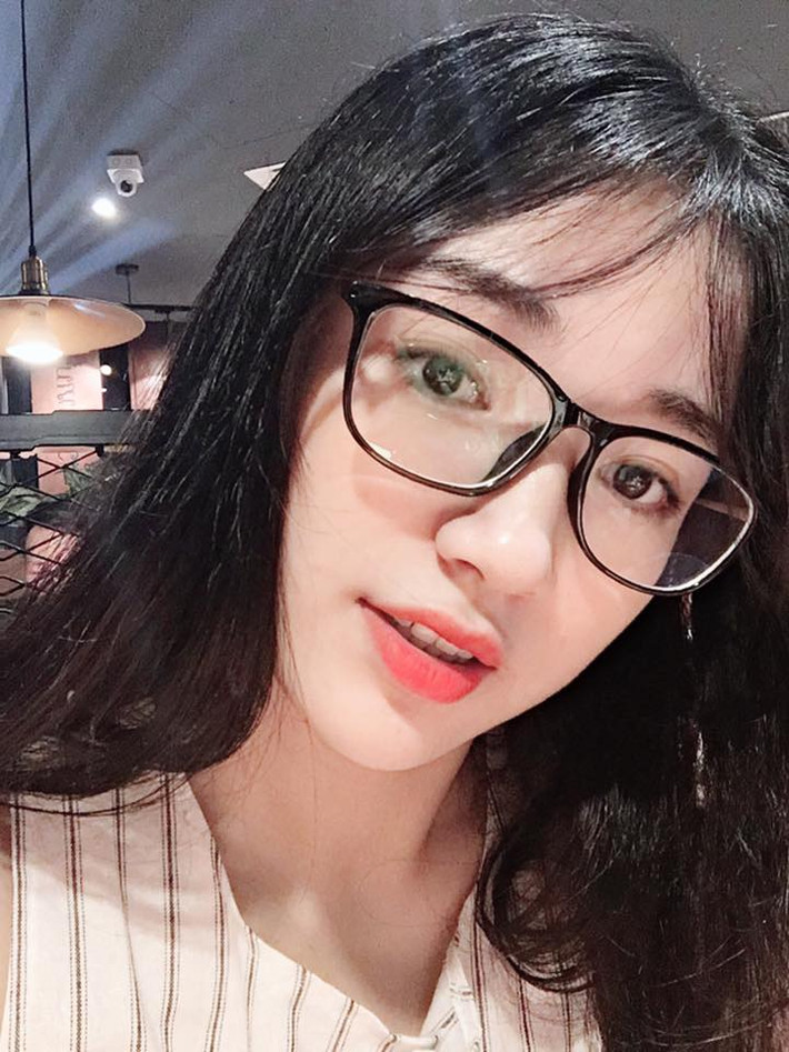 Chia sẻ về ước mơ tương lai, Tiêu Ngọc nói rằng cô sẽ cố gắng thể hiện tốt nhất trong kì thực tập tại trường THPT Ngọc Hồi và tiếp tục công việc "trồng người" cho đất nước. Ảnh trong bài: FBNV.
