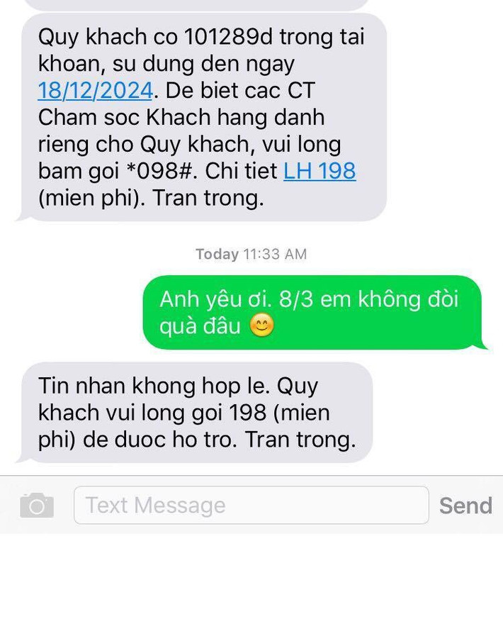 Tin nhắn đòi quà 8/3 của nhưng bạn nữ đang rơi vào tình trạng FA. Ảnh sưu tập Facebook.