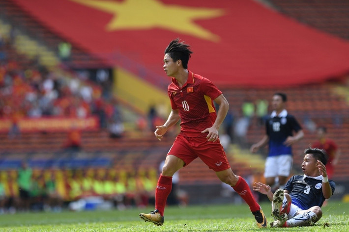 Chứng kiến phong độ tuyệt vời của "Messi Việt Nam: trên trang chủ AFC đã có bài viết đặc biệt khen ngợi Nguyễn Công Phượng: "U22 Việt Nam gây ấn tượng nhất bằng chiến thắng thứ 3 liên tiếp với tỉ số 4-0 trước Philippines. Ảnh: AFC