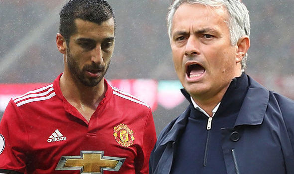 Jose Mourinho thất vọng với sự sa sút của Mkhitaryan nên sẵn sàng bán tiền vệ người Armenia để mời Mesut Ozil về Old Trafford.