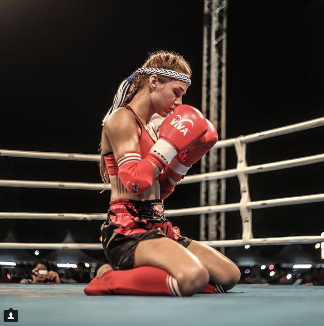 Sáu tháng sau khi chuyển đến sống tại Mỹ, Firso bắt đầu học võ tự do (MMA) và trở thành một trong những võ sĩ này trở thành “chiến binh” tại trại MMA nổi tiếng nhất nhì thế giới Coconut Creek (bang Florida, Mỹ).