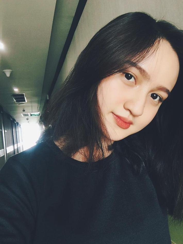 Dù mới chỉ 17 tuổi nhưng Mai Tây đã trở thành "gương mặt thương hiệu" cho kha khá những thương hiệu thời trang đình đám cùng một Facebook hơn 75 ngàn người theo dõi.
