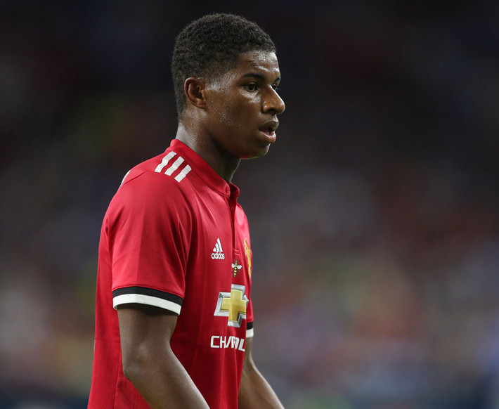 Nhanh, khéo và tận tụy là những từ mà các CĐV của CLB M.U dành cho tiền đạo trẻ Marcus Rashford. Cầu thủ người Anh này còn có chiều cao thích hợp 1m87 để tận dụng những pha kiến tạo bóng bổng của hàng tứ vệ của M.U.