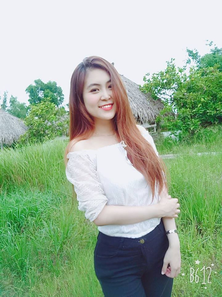 Tuy nhiên, Trân Trần cho rằng đó chỉ là những hình ảnh lưu giữ vẻ đẹp tuổi thanh xuân, không quá trớn đến mức vi phạm đạo đức nghề nghiệp. Ảnh trong bài: Facebook nhân vật.