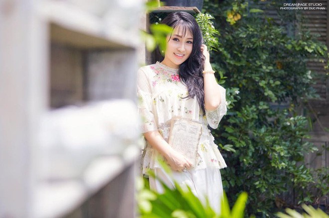 Đăng Thư cũng từng chia sẻ rằng, tất cả niềm vui và ý nghĩa mới trong cuộc sống hiện tại của cô giờ chỉ là gia đình, chồng và 2 cô công chúa Suri, Hari.