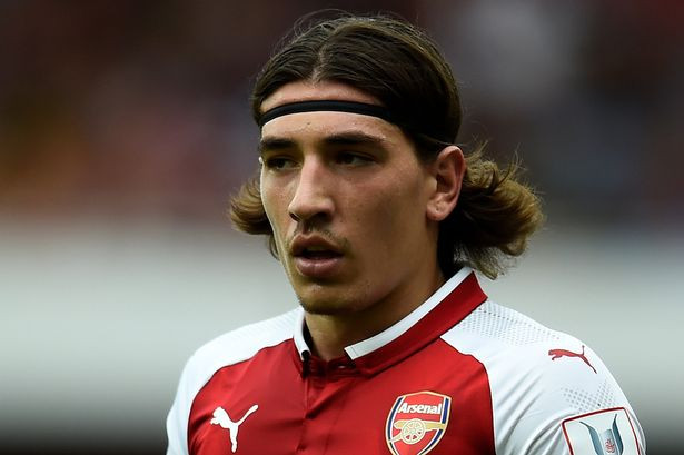Juventus muốn có Bellerin: Theo The Mirro, Juventus hy vọng họ sẽ đạt được thỏa thuận với Arsenal về trường hợp của Bellerin với mức giá 27 triệu bảng. Tuy nhiên số tiền này có thể tăng lên đáng kể do Pháo thủ không muốn bán cầu thủ này.