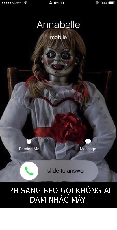 Trong khi Annabelle đang hot rần rần, người người ùn ùn đổ xô ra rạp coi con búp bê ma này "lộng hành", thì trên mạng xã hội, các thánh lầy cũng quyết không bỏ qua cơ hội trêu đùa Annabelle.