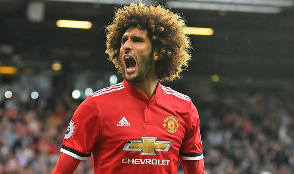 PSG bất ngờ muốn có trò cưng của Mourinho: Theo Le10Sport, PSG đang lên kế hoạch chiêu mộ tiền vệ Marouane Fellaini để thay thế cho Thiago Motta. Hợp đồng của tiền vệ người Bỉ với M.U sẽ hết hạn vào Hè 2018 nhưng vẫn chưa được gia hạn. Ảnh: Le10Sport