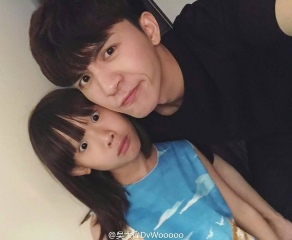 Chưa dừng lại ở đó, chính những khoảnh khắc tình cảm, nhẹ nhàng của giữa Ngô Đại Vĩ và cô em gái của mình khiến trái tim của chị em bị rung động và nhiều nàng còn ao ước có một ông anh vừa đẹp trai và tình cảm và đa tài đến vậy.
