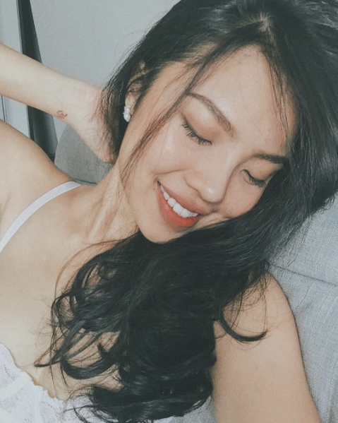 Liin Nguyen là cô gái Việt sở hữu lượng follow trên Instagram với con số 50.000 lượt. Điều khiến cô bạn này được chăm sóc khá kĩ lưỡng đó chính là gương mặt thu hút với nụ cười cực rạng rỡ và tự tin. Chưa hết, Liin Nguyen còn có body với 3 vòng rất chuẩn, làn da nâu khoẻ khoắn không chê được vào đâu.