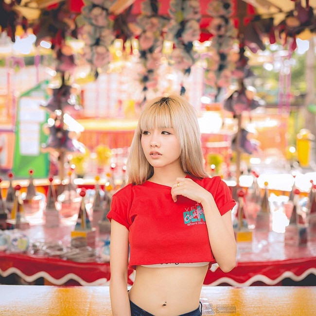 Danh tiếng của hot girl Thái Lan từ lâu đã vượt ra khỏi ranh giới trong nước. Độ phủ sóng hình ảnh của cô nàng sớm đã lan ra các nước trong khu vực và thậm chí là cả toàn cầu.