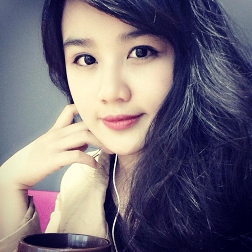 Suzie Luong tên đầy đủ là Lương Minh Tâm sinh năm 1995, tại Thái Bình, hiện là du học sinh năm 2, ngành Business, Đại học La Trobe University, Australia. Trước đây, 9X từng theo học THPT Chuyên Thái Bình và Học viện Ngân hàng tại Hà Nội.