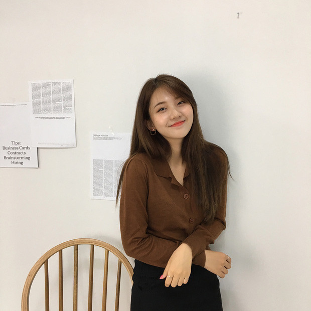 Đôi lúc, chính Hee Soo cũng tự làm người mẫu ảnh cho bộ ảnh thời trang của mình.