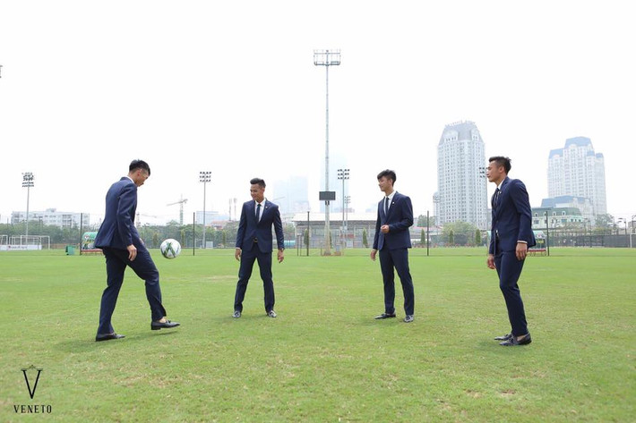 Những ngày vừa qua, ĐT U20 Việt Nam là những người được chú ý khá nhiều trên các mặt báo khi họ đang chuẩn bị những công tác cuối cùng trước khi tham dự ngày hội bóng đá lớn nhất thế giới cho lứa tuổi 20 là U20 World Cup 2016 được tổ chức tại Seoul (Hàn Quốc) từ ngày 20/5 - 11/6.