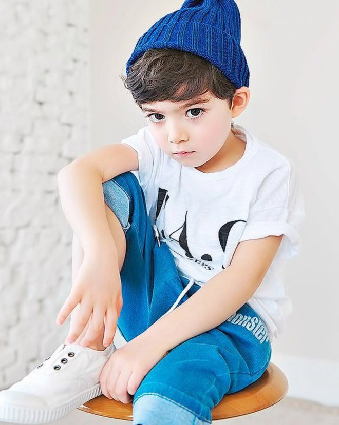 Đôi bờ mi của Cooper là điều mà bất cứ cô gái nào cũng ao ước sở hữu.