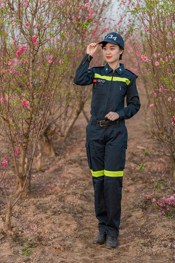 Sở hữu chiều cao 1m70 với các số đo 85-60-90 cô nàng xinh đẹp đến từ Hà Nội này gây sự chú ý nhất định với nhiều người.