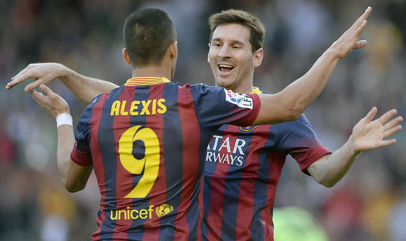 Messi xúi Sanchez đến PSG: Don Balon giờ đây đưa thêm thông tin sốt dẻo, Messi cũng tác động, nói đồng đội cũ hãy lựa chọn gia nhập PSG. Sanchez từng chơi bóng ở Barca với Messi, và 2 người được cho vẫn giữ mối quan hệ bạn bè. Ảnh: DOn Balon
