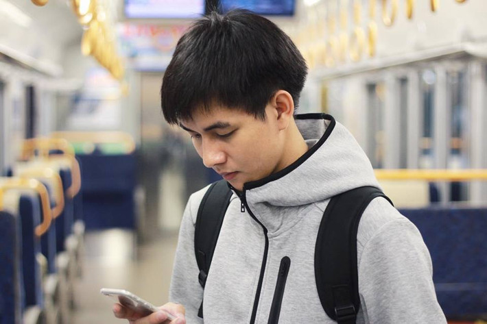 Được biết, ngoài giờ học trên lớp, Kittichot Wongsakhorn còn tham gia làm người mẫu ảnh, sở thích của anh chàng điển trai này là đi du lịch và chụp ảnh.