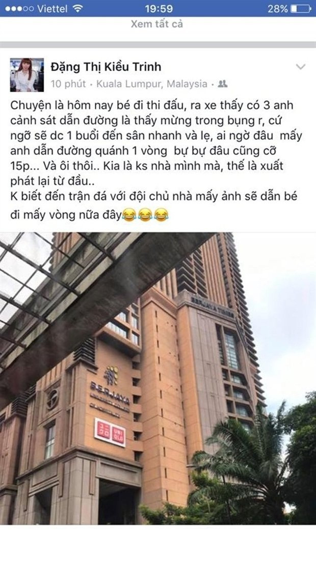 Mới đây trên trang cá nhân của mình, thủ môn Đặng Thị Kiều Trinh đã bày tỏ những dòng tâm trạng đầy bức xúc khi bị những cảnh sát giao nhiệm vụ dẫn đoàn chơi xấu. Cụ thể, thủ thành của ĐT nữ Việt Nam nói rằng, chính những người làm nhiệm vụ dẫn đường của BTC SEA Games 29 giao phó đã cho chiếc xe buýt đi lòng vòng và 15 phút sau lại quay lại khách sạn. Ảnh: Facebook