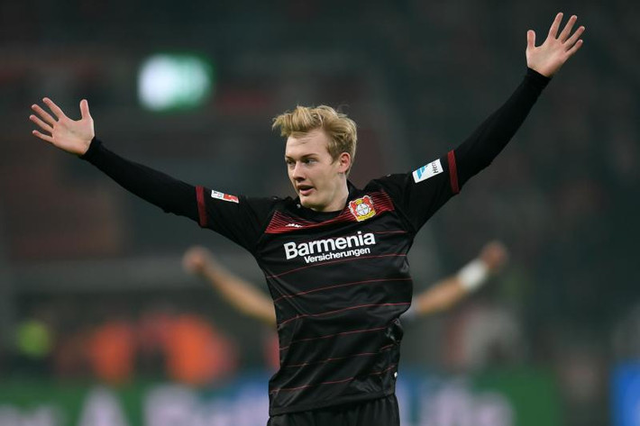 Bayern Munich muốn có Brandt: Theo Bild, Bayern Munich đang nỗ lực chiêu mộ tiền vệ Julian Brandt của Leverkusen. Số tiền Hùm xám dự chi cho cầu thủ chạy cánh này là 30 triệu euro. Nếu có Brandt, HLV Carlo Ancelotti sẽ không phải lo lắng dù có mất đi Douglas Costa. Ảnh: Bild