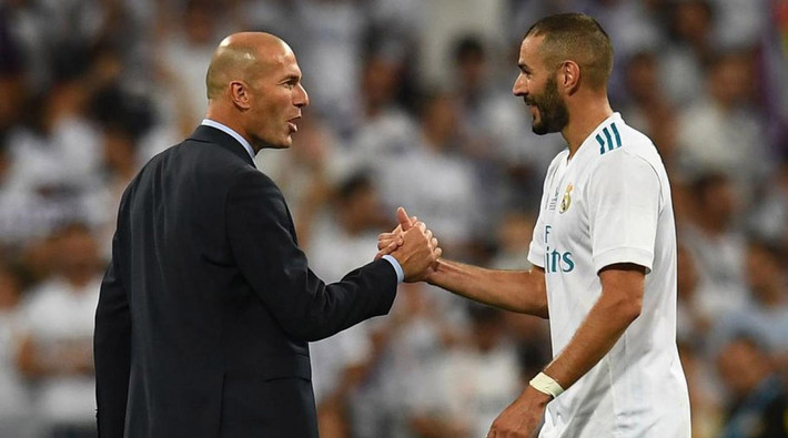 Ngay sau khi Perez ngăn chặn ý tưởng chiêu mộ Hazard của Zidane, nhà cầm quân người Pháp đã có phản ứng và tuyên bố sẽ không mua tiền đạo vì vẫn tin dùng Benzema.