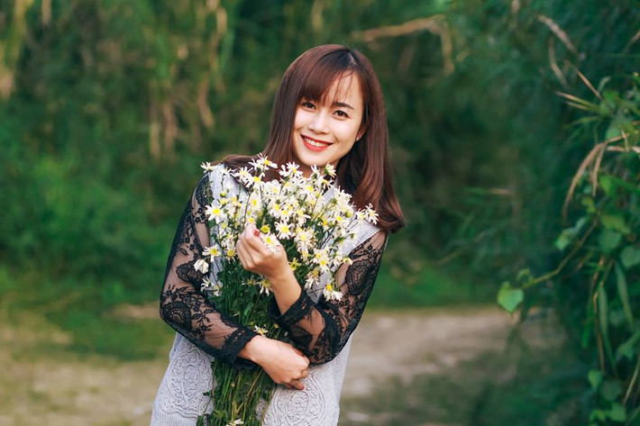 Trong thời gian này, các bạn trẻ Hà thành bắt đầu lại nô nức tìm đến những địa chỉ quen thuộc như vườn hoa Nhật Tân, cầu Đuống hay Quảng Bá.