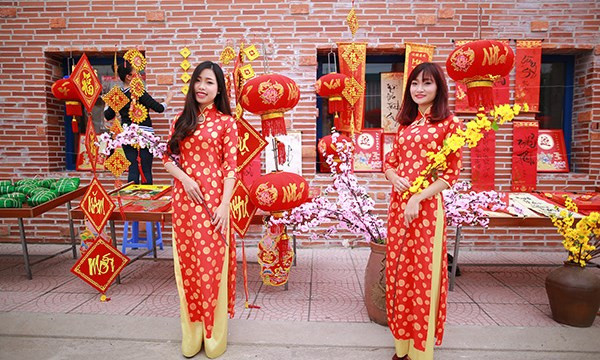 Theo họ, dịp Tết là thời điểm họ được nghỉ dài hơi và và có nhiều thời gian du ngoạn, tham quan và nghỉ ngơi ở những địa danh có khí hậu tốt và nhiều cảnh đẹp.