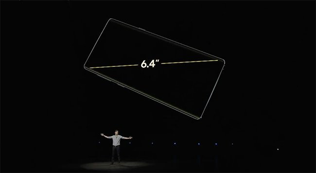 Máy sở hữu màn hình cong Super AMOLED với kích cỡ 6,4 inch - lớn hơn chỉ 0,1 inch so với Note 8. Ảnh: Vietnamnet.