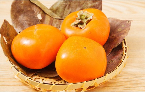 Quả hồng Nhật Bản (hay trái Kaki Nhật) được ví như "quốc quả" tại đất nước mặt trời mọc. Ảnh: Vinfruit.