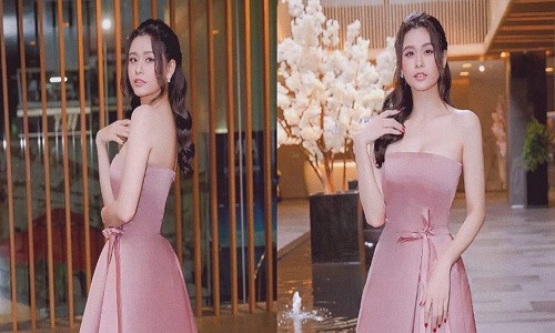 Nữ ca sĩ, diễn viên Trương Quỳnh Anh được nhiều khán giả tuổi teen yêu mến vì cô sở hữu nhiều ca khút hit và ngoại hình xinh đẹp.