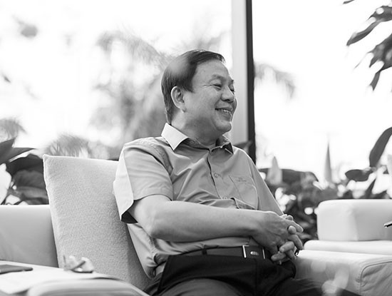 Trong thời gian dẫn dắt Đảng bộ Tập đoàn, Thiếu tướng Lê Đăng Dũng đã có chủ trương tập trung nguồn lực thực hiện 3 chiến lược cốt lõi của Viettel là viễn thông trong nước, viễn thông nước ngoài và nghiên cứu sản xuất thiết bị; xây dựng mô hình bộ máy "phẳng hoá" về tổ chức, loại bỏ bớt lớp trung gian để giúp Viettel linh hoạt; chuyển dịch từ đánh giá kết quả sang đánh giá toàn diện về năng suất, chất lượng và hiệu quả; thực hiện xuyên suốt quan điểm đặt mục tiêu, chỉ tiêu cao để tìm cách làm mới mang tính đột phá. Ảnh: VietPress.