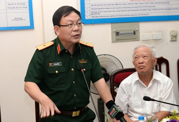 Sau khi tốt nghiệp kĩ sư chuyên ngành tự động và điều khiển từ xa Trường đại học kỹ thuật điện - Leningrad (Liên Xô), năm 1983, ông Lê Đăng Dũng về Việt Nam công tác tại Viện Kỹ thuật Quân sự với vai trò Trợ lý nghiên cứu. Ảnh: Qdnd.