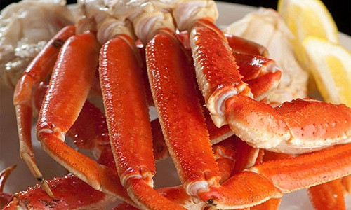 Cua tuyết có phần chân dài, to, là phần ngon nhất trong cả con cua. Vì vậy, sản phẩn bán chủ yếu là chân cua tuyết. Ảnh: Hieuhaisan.