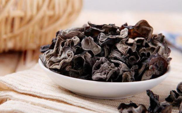 Tai nấm ở trạng thái hơi mềm là vẫn đang còn ẩm và có nguy cơ bị nhiễm mốc rất cao.