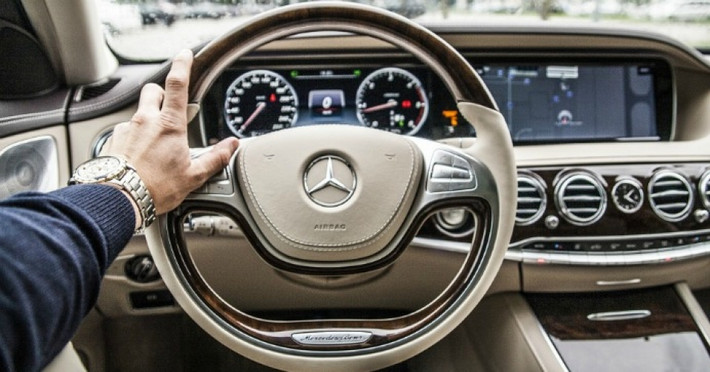Đừng quên rà soát danh sách chi tiêu. Từ đây, bạn có thể thấy kinh ngạc về những thứ đã bỏ ra và các khoản mua sắm nhỏ cộng dồn lại thì lớn như thế nào.