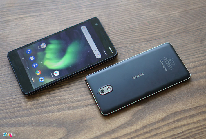 Đây đều là bản nâng cấp của những model đã ra mắt năm ngoái. Thay vì cách gọi Nokia 2 và thêm đuôi 2018 như các hãng vẫn làm, HMD gọi chúng là Nokia 2.1 hay 3.1. Theo công bố của nhà sản xuất, model thế hệ mới có tốc độ xử lý nhanh hơn 50% so với thế hệ cũ.