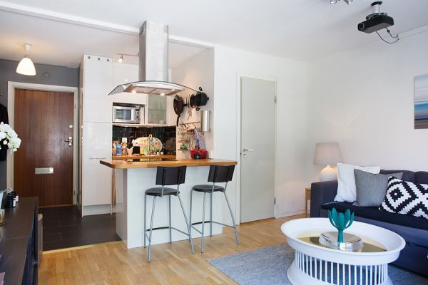 Căn hộ 37m2 nhỏ xinh này là thiết kế của một kiến trúc sư tại Moscow (Nga). Dù diện tích hạn chế nhưng kiến trúc sư vẫn khéo léo bố trí một khu vực sinh hoạt chung lớn.
