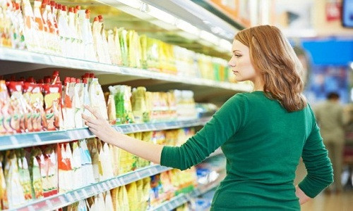 Trước khi đi mua đồ, nên liệt kê danh sách những thứ cần thiết và mua đúng theo số đó để tránh tình trạng vung tay quá trán.
