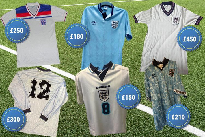 Thậm chí, những chiếc áo bóng đá của đội tuyển Anh từ những mùa World Cup trước đây cũng được đem ra rao bán trên eBay. Trong ảnh là áo phong cách retro được rao bán trên eBay với giá 300 bảng Anh. Ảnh: Thesun.