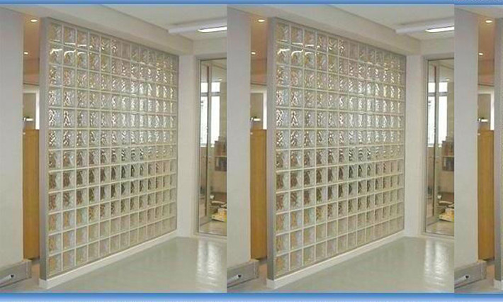 Gạch kính ngày càng phổ biến nhờ ưu điểm thẩm mỹ, đa dạng mẫu mã, tạo sự mới lạ. Ảnh: Internet.