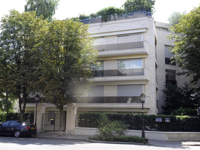 Bà cũng từng sống tại một căn nhà bên cạnh ở Neuilly-sur-Seine. Ảnh: AFP.