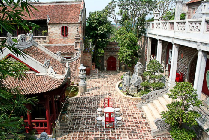 Ngoài ra, bạn cân nhắc đi thăm khu Việt phủ Thành Chương (Sóc Sơn, Hà Nội) trong một ngày.