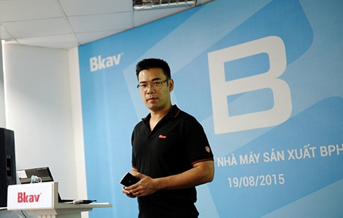 Bạch Thành Lê, Phó Chủ Tịch Bkav tuyên bố Bphone chỉ có 500.000 đồng giá trị Trung Quốc và khẳng định đây là chất xám của Bkav - Bphone là chiếc điện thoại Made in Việt Nam.